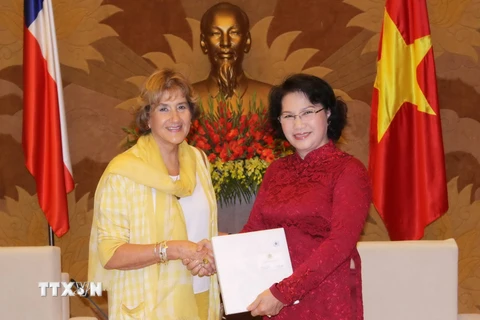 Việt Nam coi trọng tăng cường quan hệ hợp tác với Chile