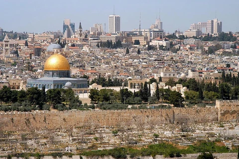Israel lần đầu tiên cho phép ôtô của Palestine vào Jerusalem