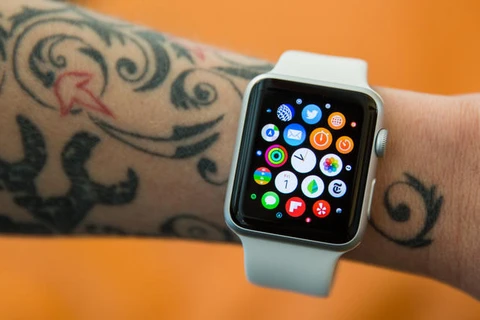 Apple thừa nhận đồng hồ Apple Watch gặp vấn đề với hình xăm