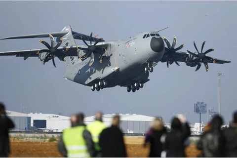 Airbus tiếp tục thử nghiệm máy bay A400M bất chấp vụ tai nạn