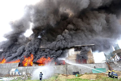 Philippines: Cháy nhà máy giày dép làm ít nhất 31 người chết