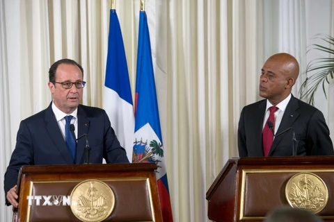 Tổng thống Pháp Hollande cam kết hỗ trợ Haiti phát triển kinh tế