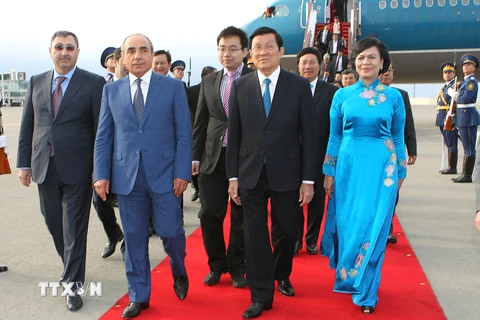 Chủ tịch nước bắt đầu chuyến thăm chính thức CH Azerbaijan