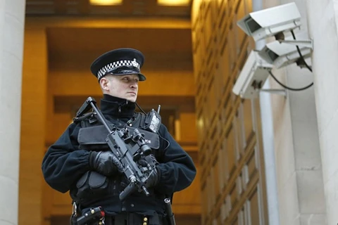 Thủ tướng Anh David Cameron công bố dự luật mới chống khủng bố
