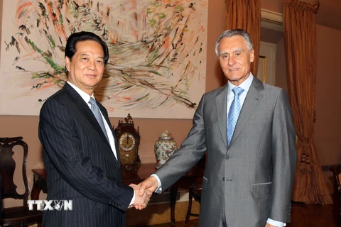 Thủ tướng Chính phủ Nguyễn Tấn Dũng hội kiến với Tổng thống Cộng hòa Bồ Đào Nha Anibal Cavaco Silva. (Ảnh: Đức Tám/TTXVN)