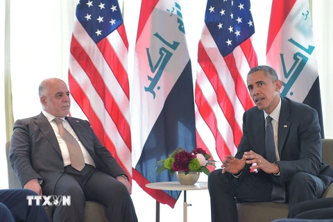 Tổng thống Mỹ Barack Obama (phải) gặp Thủ tướng Iraq Haider al-Abadi (trái) bên lề Hội nghị thượng đỉnh G7. (Nguồn: AFP/TTXVN)