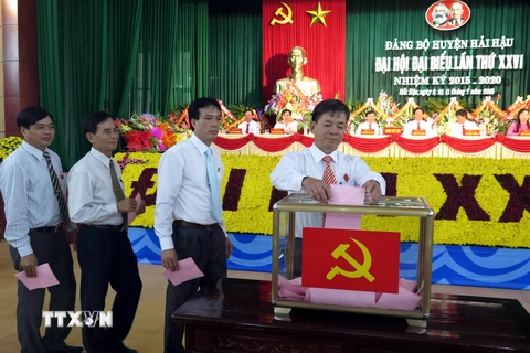 Đại hội điểm bầu trực tiếp Bí thư Đảng bộ huyện Hải Hậu (Nam Định) lần thứ XXVI nhiệm kỳ 2015–2020. (Ảnh: Văn Đạt/TTXVN)