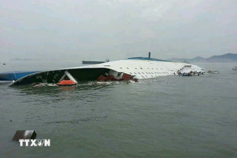 Hiện trường chìm phà chở khách Sewol cách đây 1 năm. (Nguồn: AFP/TTXVN)