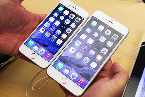 Hai mẫu iPhone 6 và 6 Plus. (Nguồn: EPA)