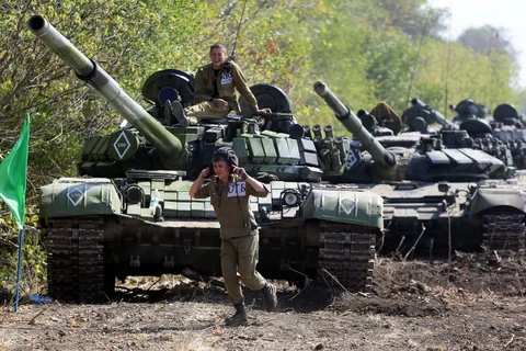 Xe tăng của lực lượng ly khai ở Donetsk, ngày 24/9. (Nguồn: AFP)
