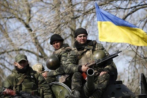 Quân đội Ukraine ở miền Đông. (Nguồn: Reuters)
