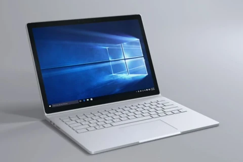 Microsoft ra ​laptop đầu tiên, cập nhật nhiều thiết bị Windows 10