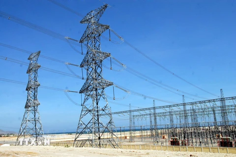 Công trình đường dây 500kV Nhiệt điện Vĩnh Tân 2 kết nối với hệ thống điện quốc gia. (Ảnh: Mạnh Linh/TTXVN)
