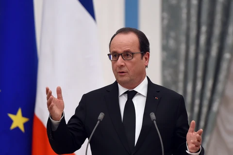 ổng thống Pháp Francois Hollande phát biểu tại buổi họp báo chung với Tổng thống Nga Putin tại Điện Kremlin ở Moskva, ngày 26/11. (Nguồn: AFP) 