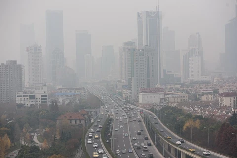 Thành phố Thượng Hải (Trung Quốc) chìm trong khói mù ô nhiễm. (Nguồn: AFP)