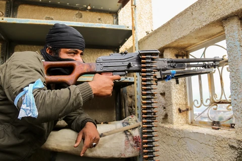 Một tay súng của lực lượng ủng hộ chính phủ Yemen. (Nguồn: AFP)