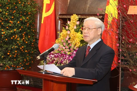 Tổng Bí thư Nguyễn Phú Trọng chúc Tết các vị lãnh đạo và nguyên lãnh đạo Đảng, Nhà nước, Mặt trận Tổ quốc Việt Nam. (Ảnh: Trí Dũng/TTXVN)