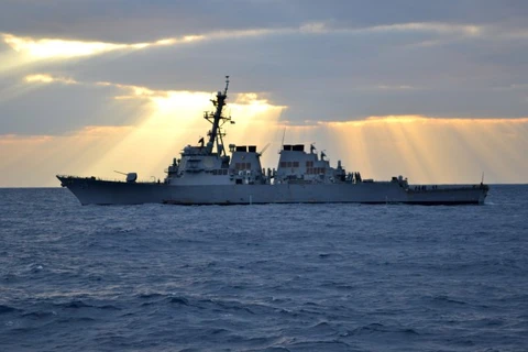 Tàu khu trục trang bị tên lửa dẫn đường USS Curtis Wilbur của Hải quân Mỹ. (Nguồn: Hải quân Mỹ)