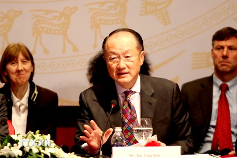 Chủ tịch Nhóm Ngân hàng Thế giới Jim Yong Kim phát biểu tại buổi công bố Báo cáo Việt Nam 2035. (Ảnh: Trần Việt/TTXVN)