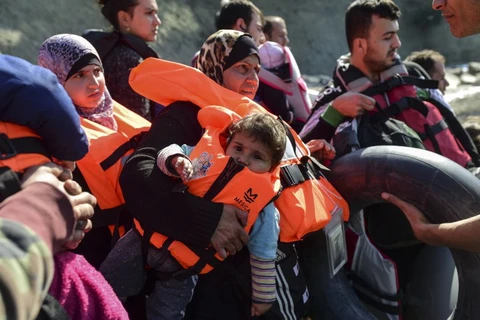 Người tị nạn đổ bộ lên đảo Lesbos của Hy Lạp, ngày 28/2. (Nguồn: AFP)