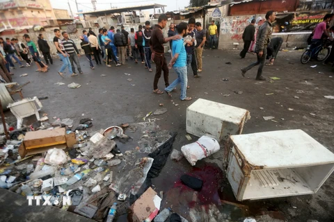 Hiện trường các vụ tấn công ở Sadr City, Iraq ngày 28/2. (Nguồn: AFP/TTXVN)