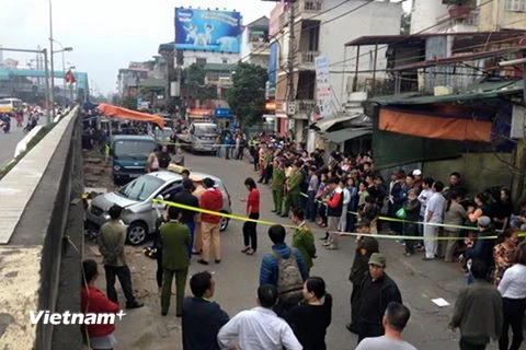 Hình ảnh đau lòng từ vụ taxi đâm chết người trên đường Hồng Hà
