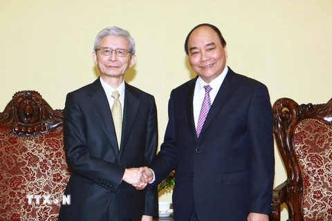 Phó Thủ tướng Nguyễn Xuân Phúc tiếp ngài Nobuyori Kodaira, Phó Chủ tịch Cấp cao Tập đoàn Toyota Nhật Bản đang thăm làm việc tại Việt Nam. (Ảnh: Doãn Tấn/TTXVN)