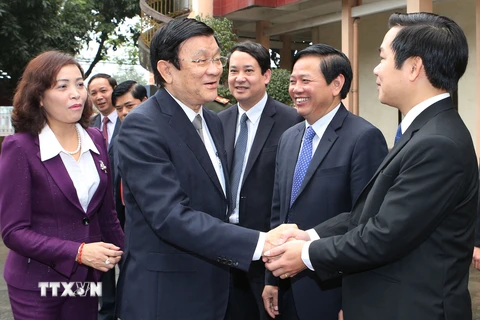 Chủ tịch nước Trương Tấn Sang với cán bộ lãnh đạo các sở, ban ngành tỉnh Ninh Bình. (Ảnh: Nguyễn Khang/TTXVN)