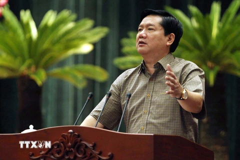 Ông Đinh La Thăng, Ủy viên Bộ Chính trị, Bí thư Thành ủy phát biểu chỉ đạo hội nghị. (Ảnh: Thanh Vũ/TTXVN)