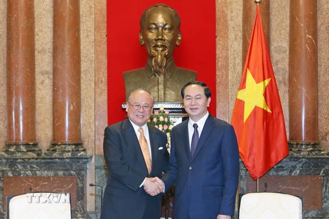 Chủ tịch nước Trần Đại Quang tiếp ông Tsutomu Takebe, Cố vấn đặc biệt Liên minh Nghị sỹ Hữu nghị Nhật-Việt. (Ảnh: Nhan Sáng/TTXVN)