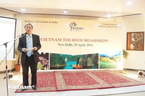 Đại sứ Việt Nam tại Ấn Độ Tôn Sinh Thành phát biểu khai mạc chương trình. (Ảnh: Huy Bình/Vietnam+)