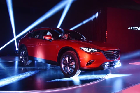 Mazda đã chính thức giới thiệu mẫu 2017 CX-4 crossover ở Triển lãm ôtô Bắc Kinh 2016.
