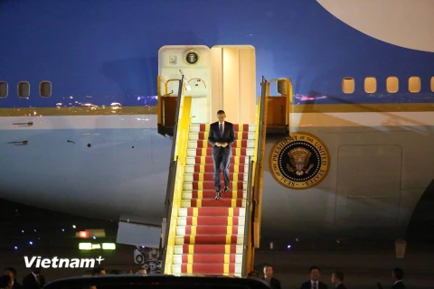 Tổng thống Obama đến Hà Nội tối 22/5. (Ảnh: Minh Sơn/Vietnam+)