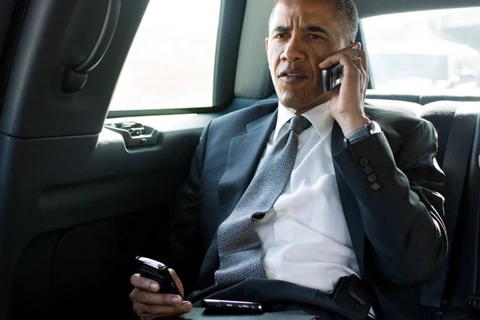 Ông Obama "được phép" chia tay chiếc BlackBerry gắn bó 7 năm qua