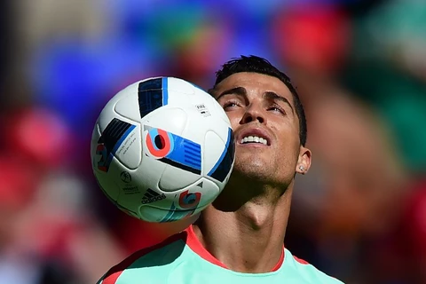 Người hâm mộ có quyền kỳ vọng vào việc Cristiano Ronaldo sẽ kéo Bồ Đào Nha vào sâu tại EURO 2016. (Nguồn: AFP)
