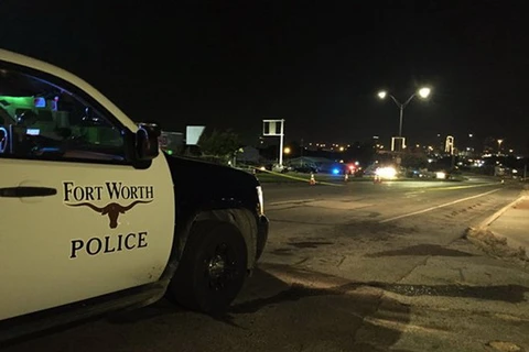 Xe cảnh sát thành phố Fort Worth tại khu vực hiện trường vụ xả súng. (Nguồn: wtsp.com)