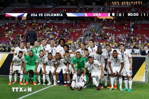 Các cầu thủ đội tuyển Colombia tại lễ trao huy chương hạng Ba, Copa America 2016. (Nguồn: AFP/TTXVN)