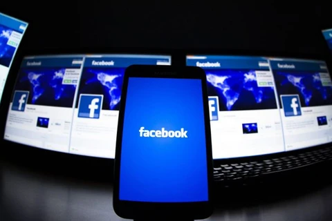 Facebook "hốt bạc" nhờ quảng cáo trên điện thoại di động