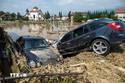 Cảnh đổ nát sau mưa bão gây lũ quét gần Skopje ngày 7/8. (Nguồn: AFP/TTXVN)