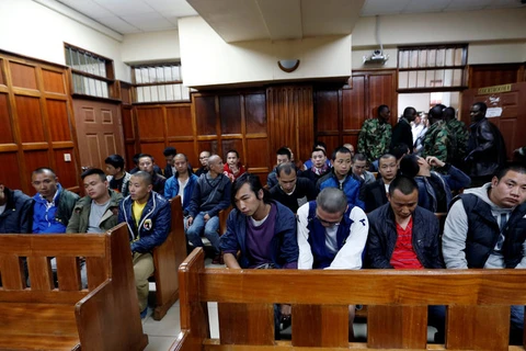 Các nghi phạm người Trung Quốc ở tòa án Nairobi, Kenya. (Nguồn: Reuters)
