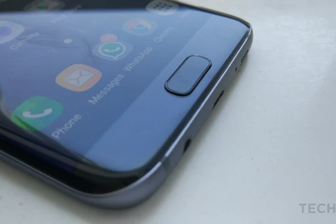 Mẫu Galaxy S7 Edge màn hình cong của Samsung.