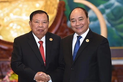 Thủ tướng Chính phủ Nguyễn Xuân Phúc đến chào Tổng Bí thư, Chủ tịch nước Cộng hòa Dân chủ Nhân dân Lào Bounnhang Volachith. (Nguồn: VPCP)