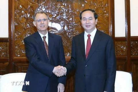Chủ tịch nước Trần Đại Quang tiếp Ngài En Houcine Fardani, Đại sứ Maroc tại Việt Nam đến chào từ biệt nhân kết thúc nhiệm kỳ công tác. (Ảnh: Nhan Sáng/TTXVN)
