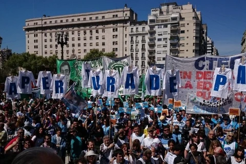 Tổng đình công lớn tại Argentina đòi Chính phủ tăng lương 