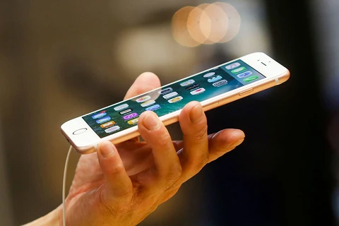 Apple đàm phán với Sharp về cung cấp màn hình OLED cho iPhone 8