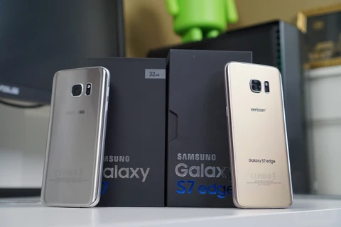 Bộ đôi điện thoại Samsung Galaxy S7 và S7 Edge.