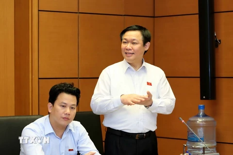 Đại biểu Quốc hội tỉnh Hà Tĩnh, Phó Thủ tướng Vương Đình Huệ phát biểu tại tổ. (Ảnh: Phương Hoa/TTXVN)