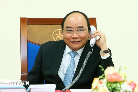 Thủ tướng Nguyễn Xuân Phúc điện đàm với Tổng thống đắc cử Hoa Kỳ Donald Trump. (Ảnh: Thống Nhất/TTXVN)