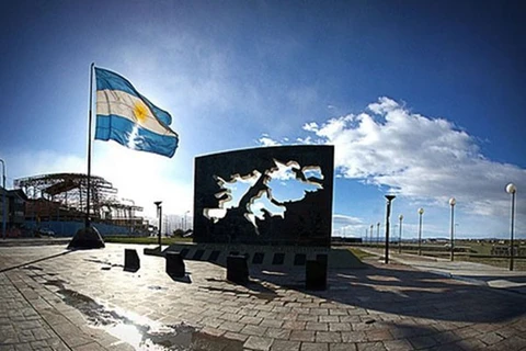 Bia khẳng định chủ quyền quần đảo Malvinas của Argentina. (Nguồn: Quora)