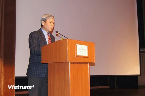 Đại sứ Tôn Sinh Thành phát biểu tại buổi khai mạc liên hoan phim. (Ảnh: Huy Bình/Vietnam+)